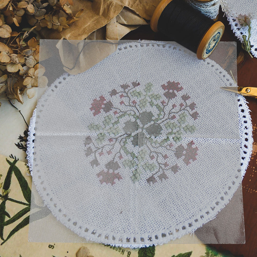 Embroidery Paper - مجموعة من 8 قطع ورق تطريز