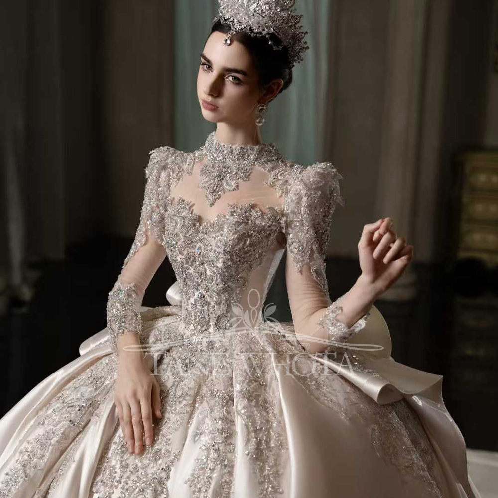 فستان زفاف فاخر مزين بالترتر ا - مراجعة Embroidery Roses وسعره