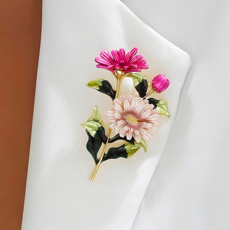 بروش على شكل زهرة عصرية مرسومة - مراجعة Embroidery Knot وسعره