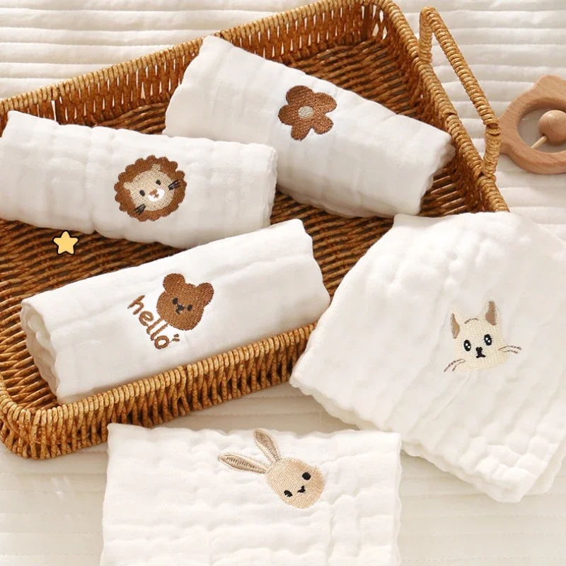 مناشف لعاب الأطفال 6 طبقات من  - مراجعة Embroidery Towel وسعره