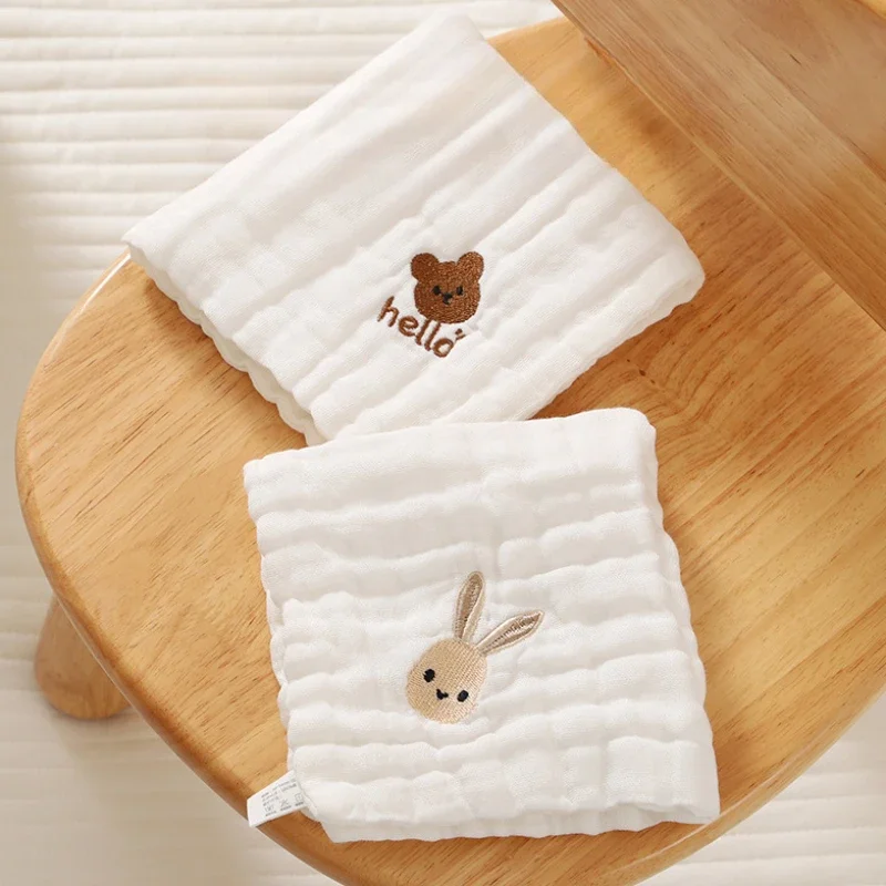 مناشف لعاب الأطفال 6 طبقات من  - مراجعة Embroidery Towel وسعره